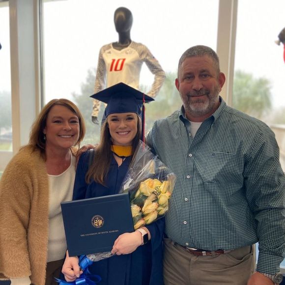 Meet your Posher, Erin - Picture 1 of 1